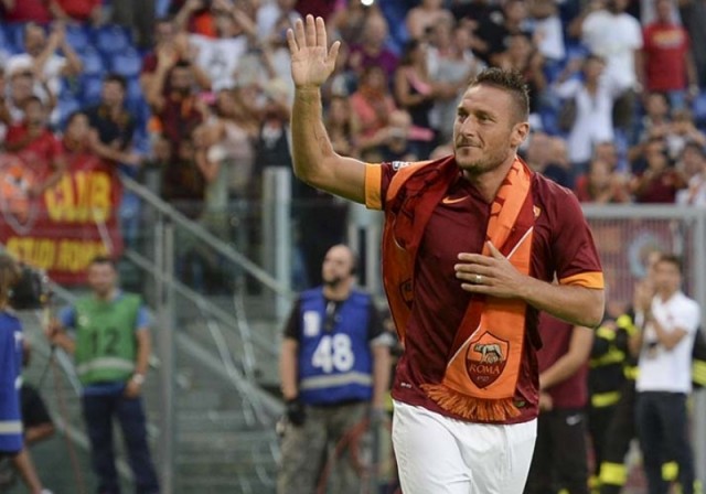 Francesco Totti resmi pensiun