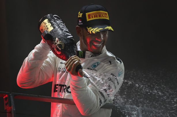 Hamilton Tidak Pikirkan Untuk Kejar Rekor Michael Schumacher