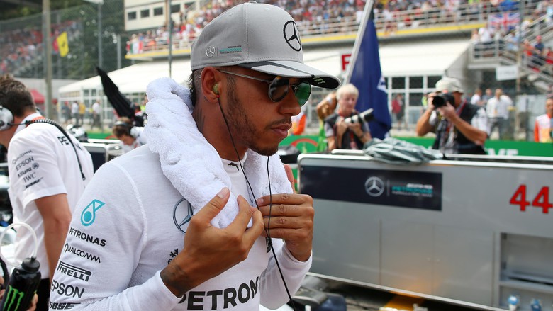 Hamilton Sembilu Menjelang Balapan Terakhir F1 di Malaysia