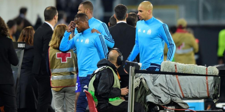 Patrice Evra Setelah Menendang Fan Klub Sepakbola Marseille