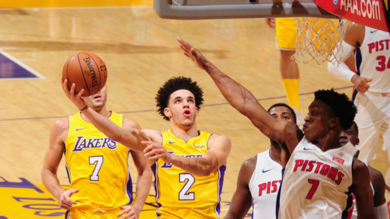 Lakers Hentikan Tren Positif Pistons