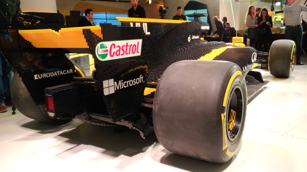 Keren Mobil Renault F1 Buatan LEGO!