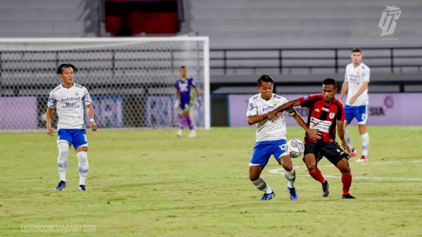 Persipura Jayapura vs Persib Bandung