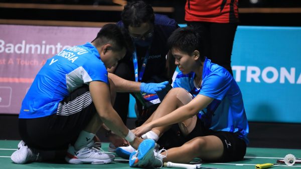 Siti Fadia Silva Ramadhanti Mengalami Cedera Strain Ligament Pergelangan Kaki Kanan Saat Berlaga di Semifinal Petronas Malaysia Open Super 1000 (Sumber: PBSI)