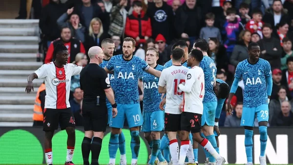 Tottenham Protes Penalti Southampton
